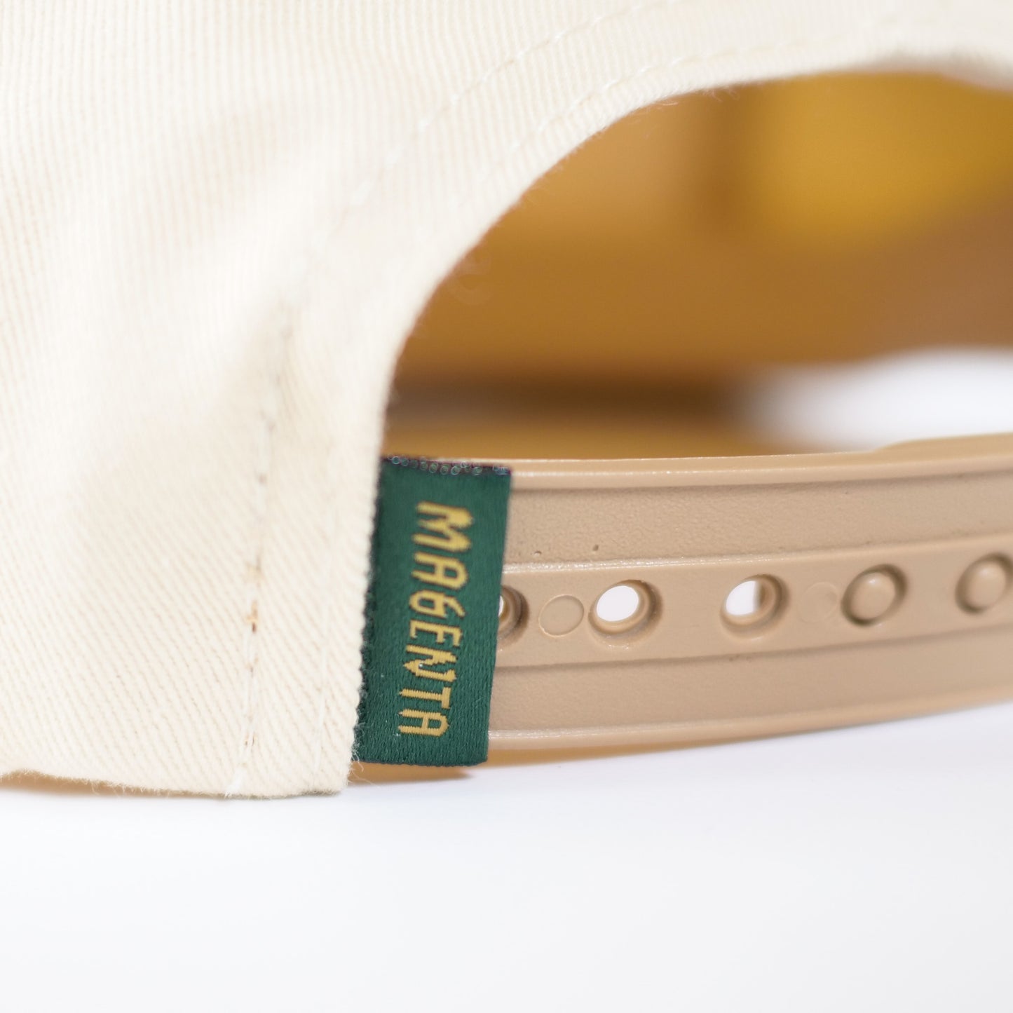 MAGENTA SKATEBOARDS(マゼンタ スケートボード)SUNSET SNAPBACK HAT SAND