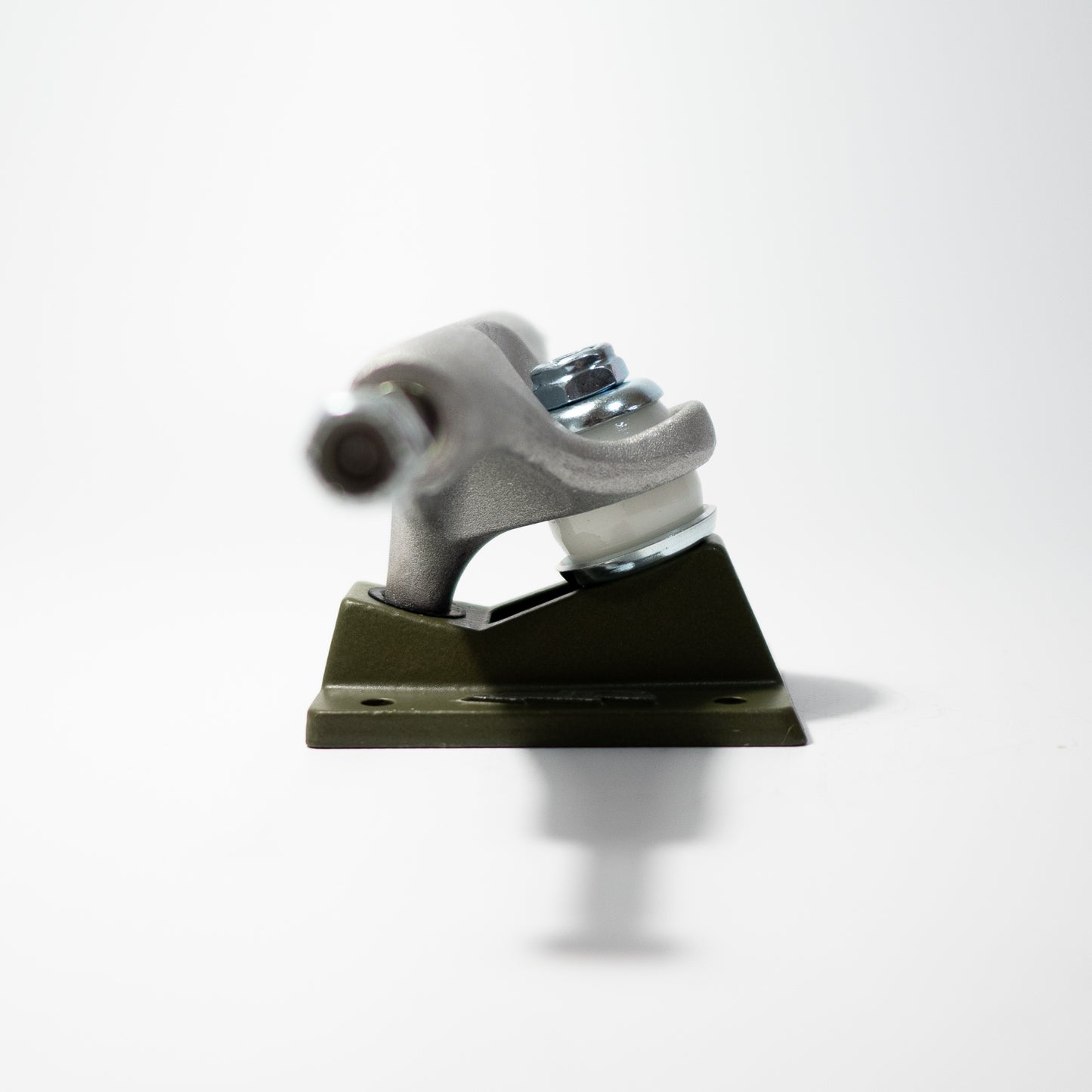 THUNDER(サンダー) X CHRYSTIE NYC(クリスティーニューヨーク)のトラック 148 Hiの側面