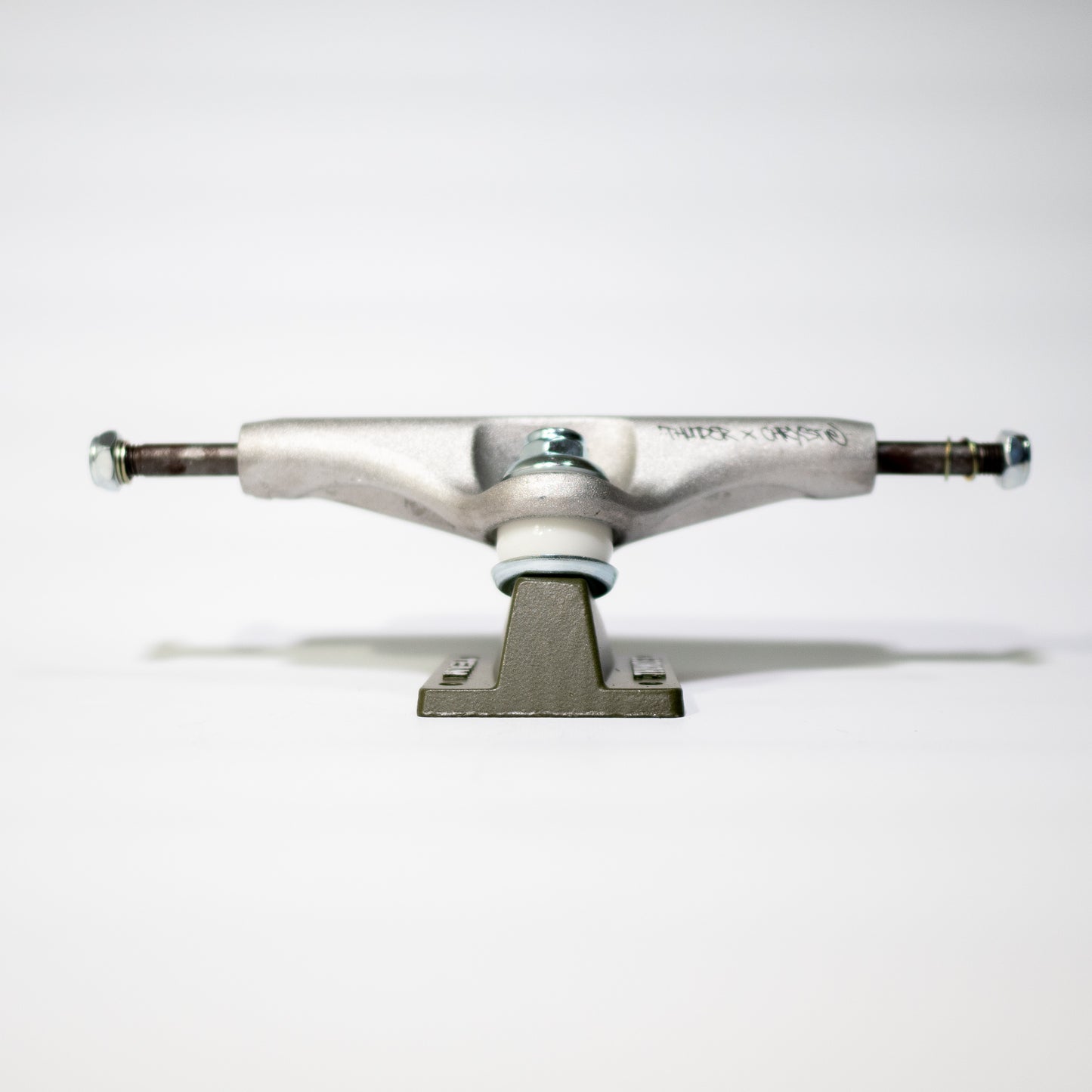 THUNDER(サンダー) X CHRYSTIE NYC(クリスティーニューヨーク)のトラック 148 Hiの後ろ