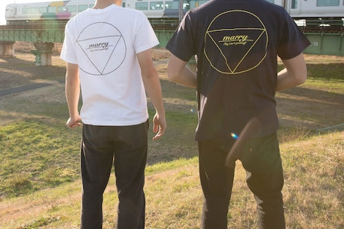 "triangle"navy