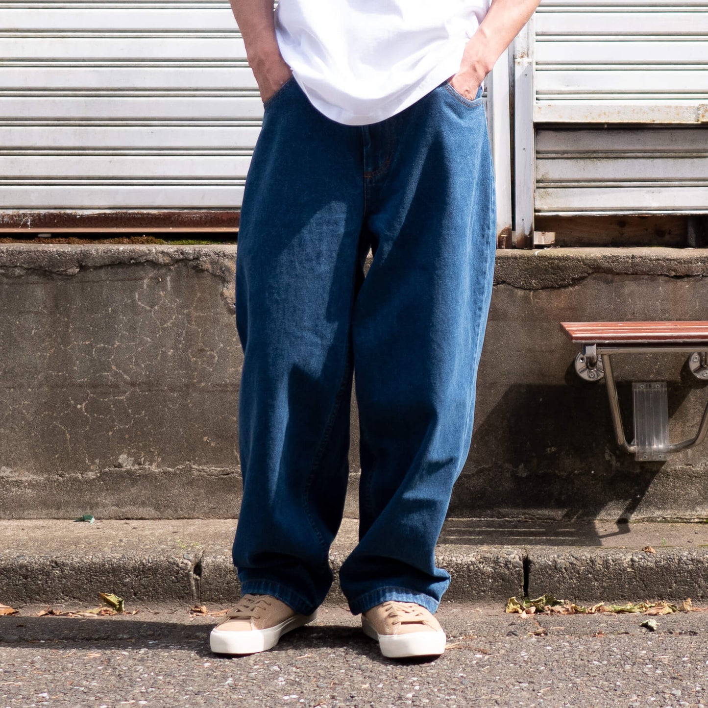 Polar Skate Co.（ポーラー スケートボード カンパニー）のアパレル Big Boy（ビッグボーイ） Jeans Dark Blueの着用例