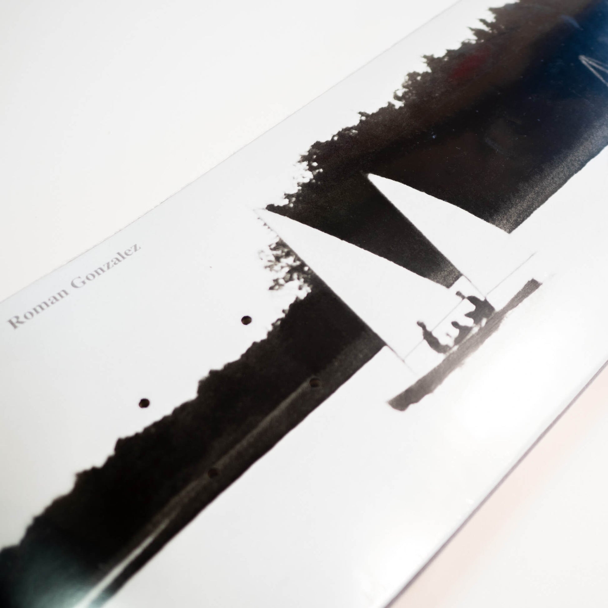 Polar Skate Co.（ポーラー スケートボード カンパニー）のデッキROMAN GONZALEZ - DINGHIES 8.125inchのデザイン拡大