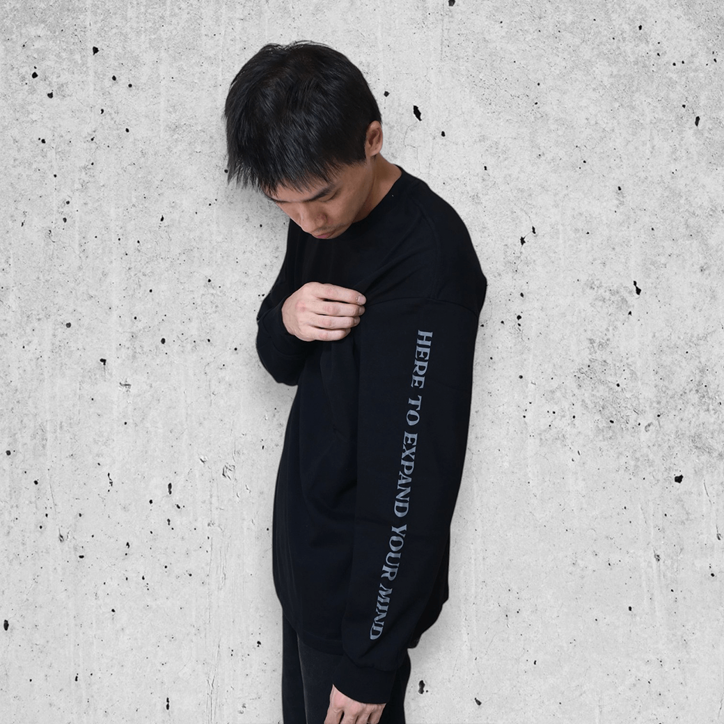 Last Resort AB（ラストリゾート エービー）のアパレル ATLAS MIND LS TEE BLACK/GREYの着用例・横