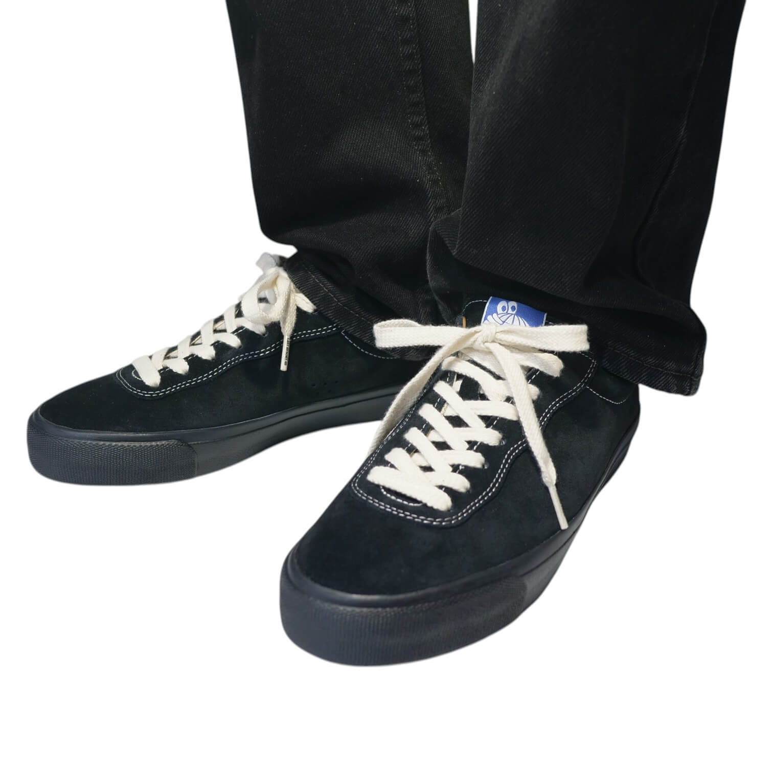 Last Resort AB（ラストリゾート エービー） のシューズVM001 SUEDE LO BLACK/WHITE/BLACKの着用イメージ