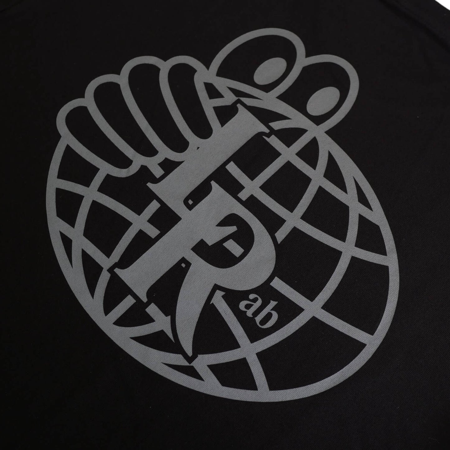 Last Resort AB（ラストリゾート エービー）のアパレル ATLAS MIND LS TEE BLACK/GREYの背面プリントの拡大画像